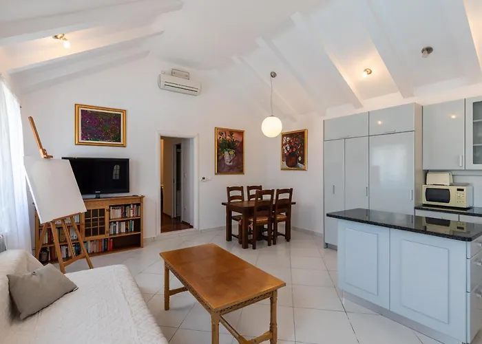 None Apartment *